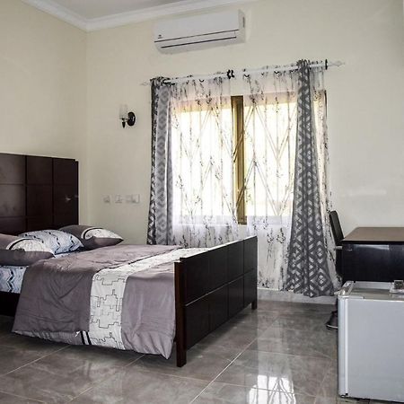 3A'S Guest House Akosombo Bagian luar foto