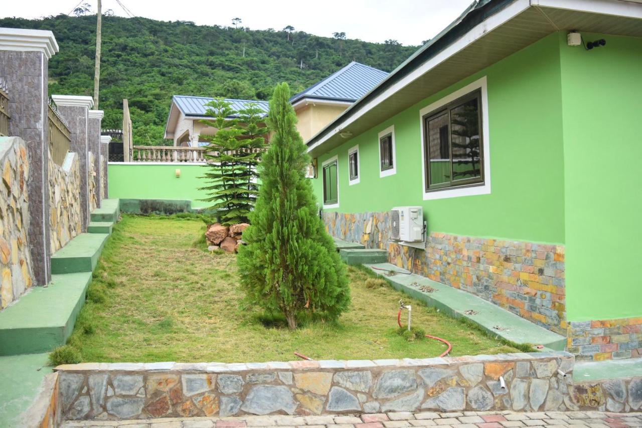 3A'S Guest House Akosombo Bagian luar foto