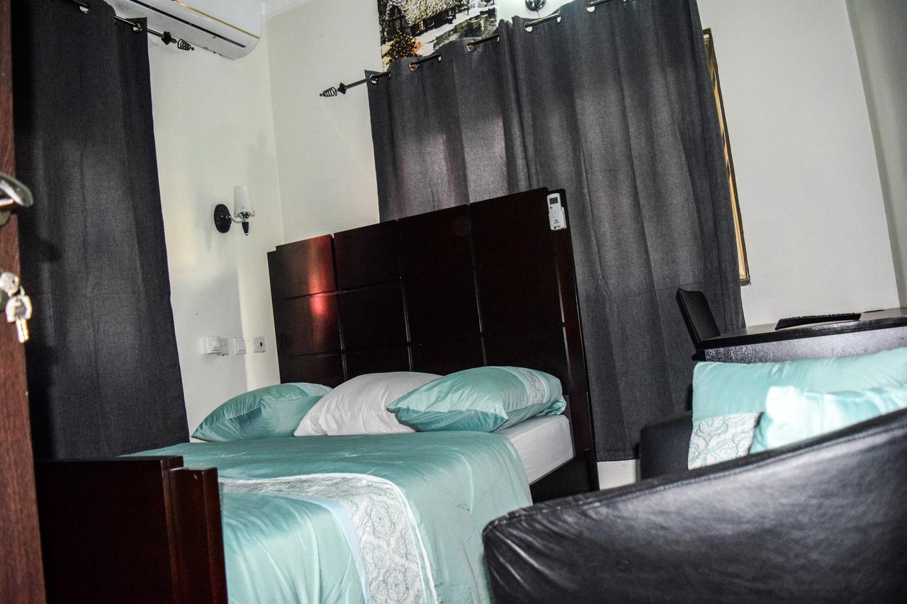 3A'S Guest House Akosombo Bagian luar foto