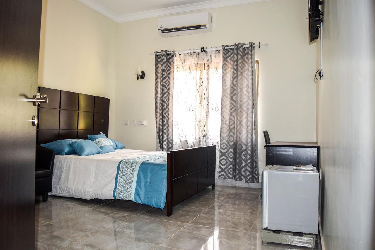 3A'S Guest House Akosombo Bagian luar foto