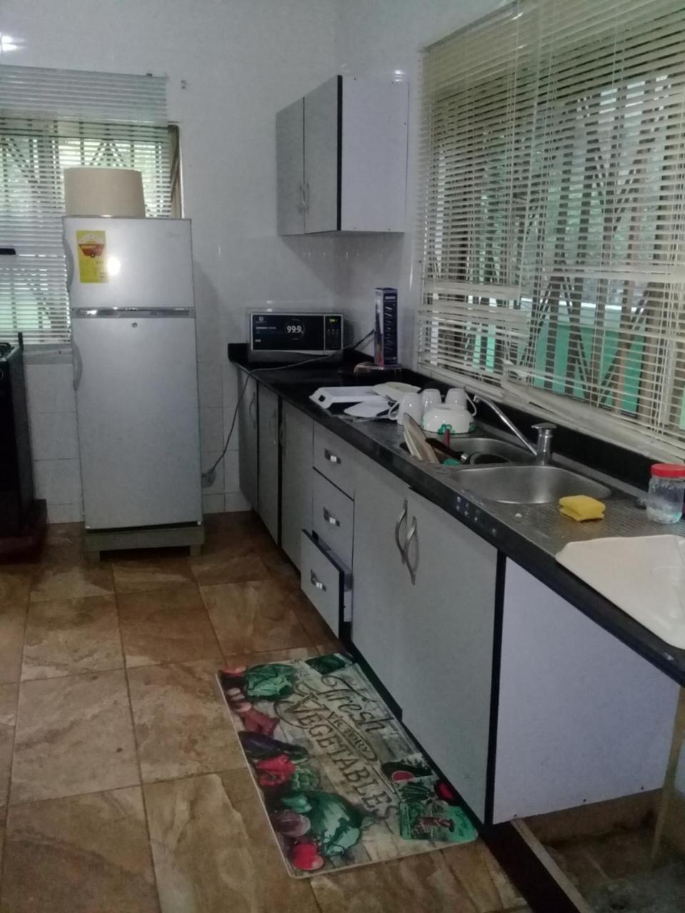 3A'S Guest House Akosombo Bagian luar foto