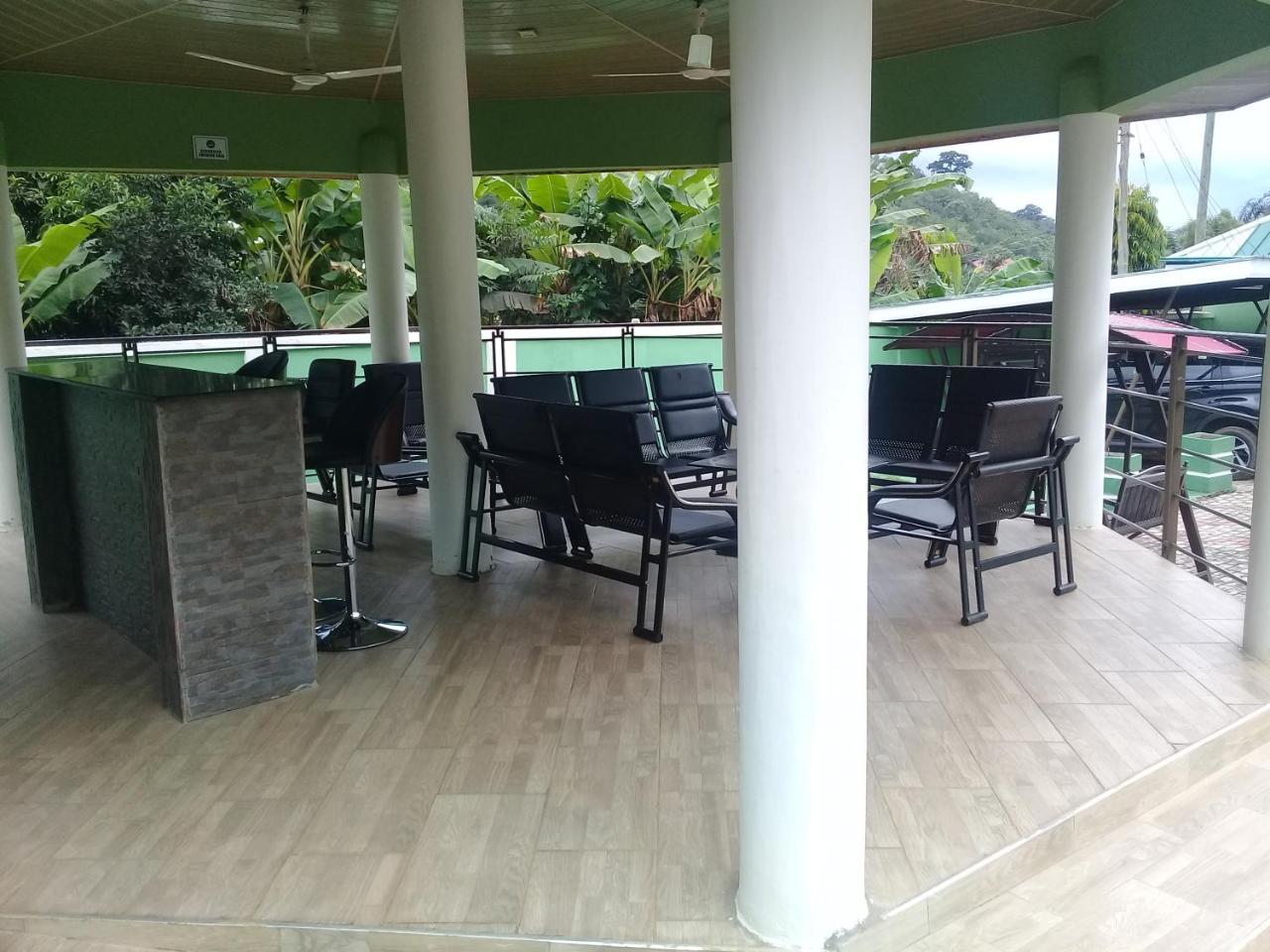3A'S Guest House Akosombo Bagian luar foto