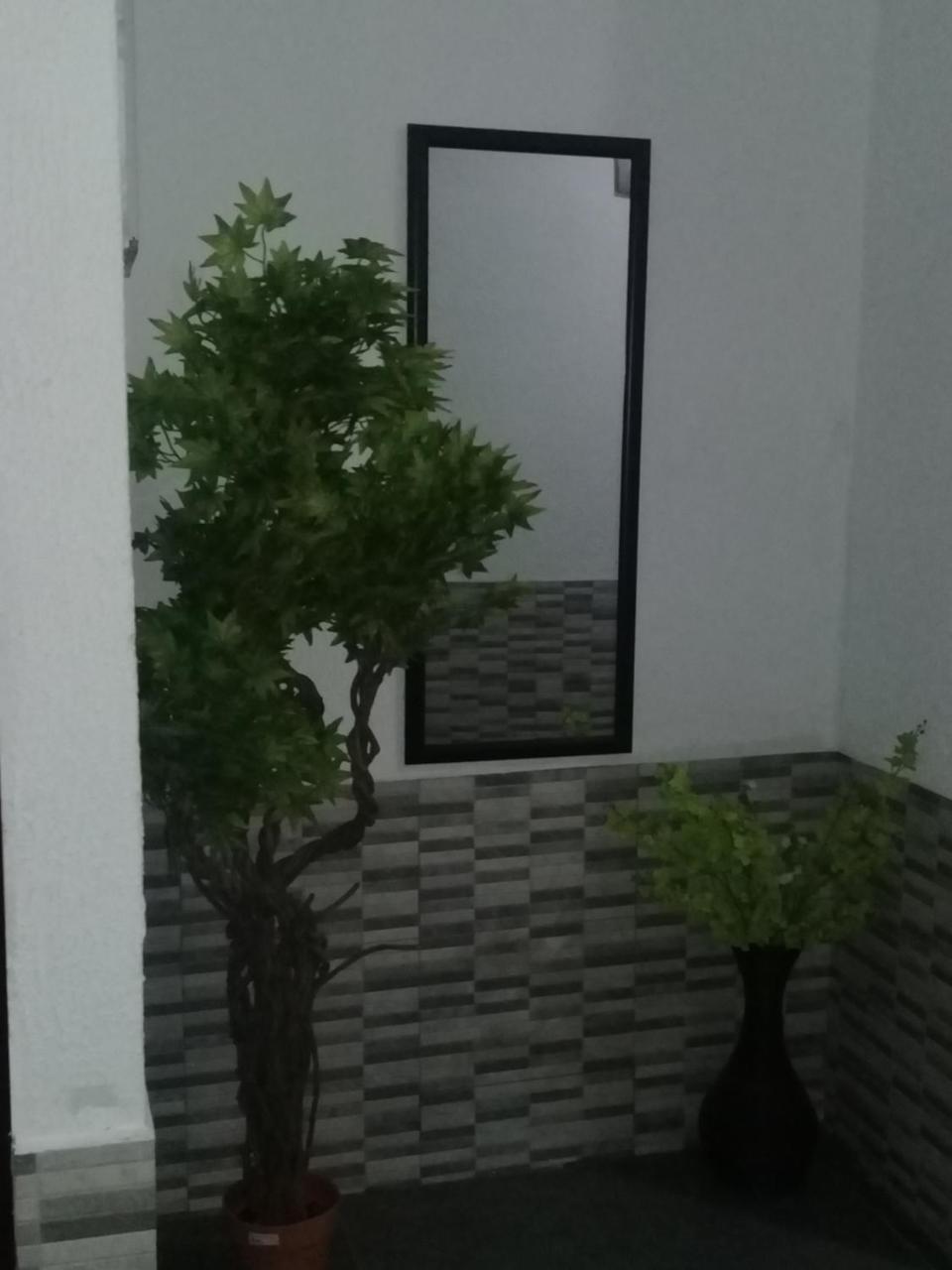 3A'S Guest House Akosombo Bagian luar foto
