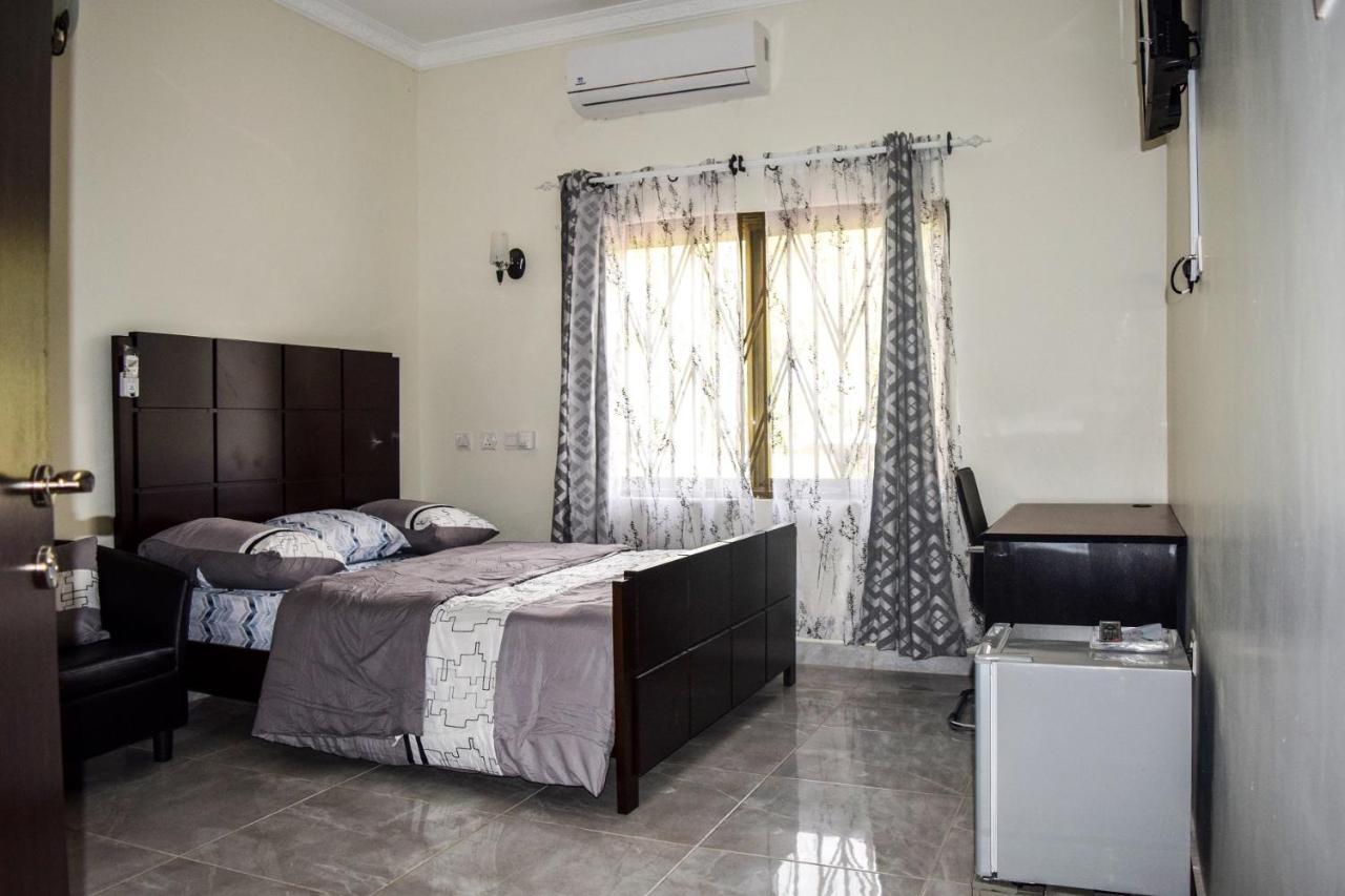 3A'S Guest House Akosombo Bagian luar foto