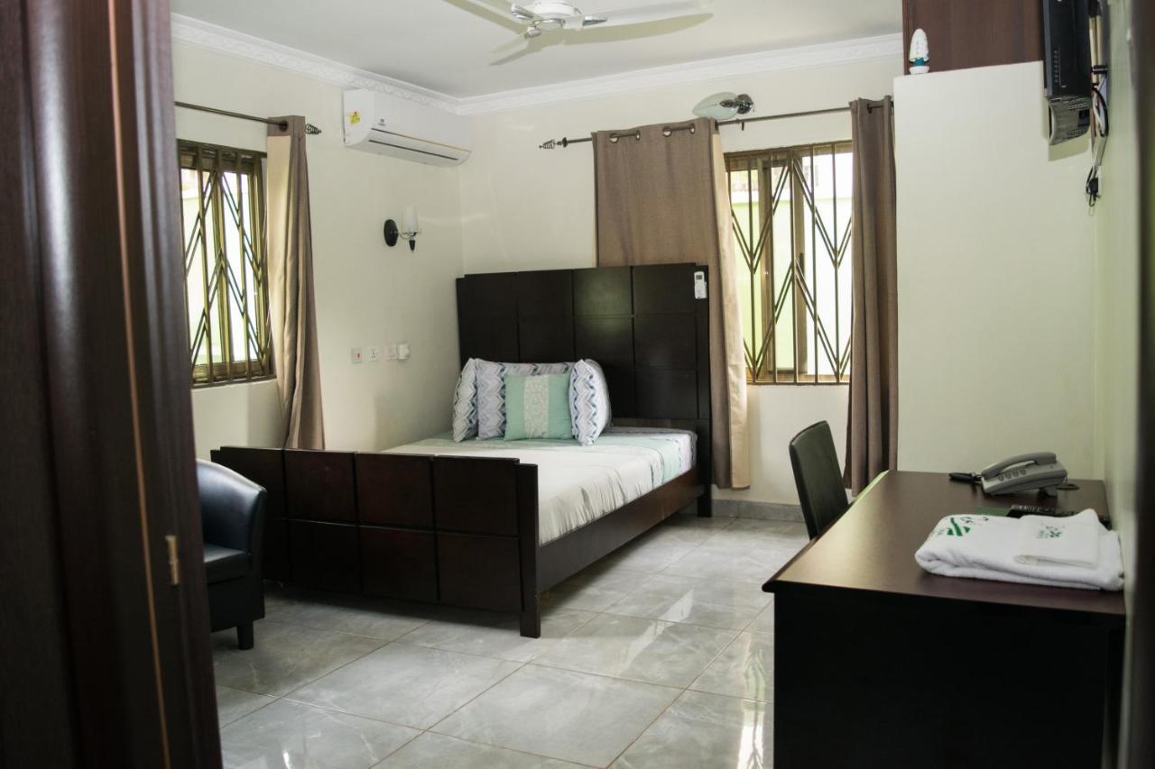 3A'S Guest House Akosombo Bagian luar foto