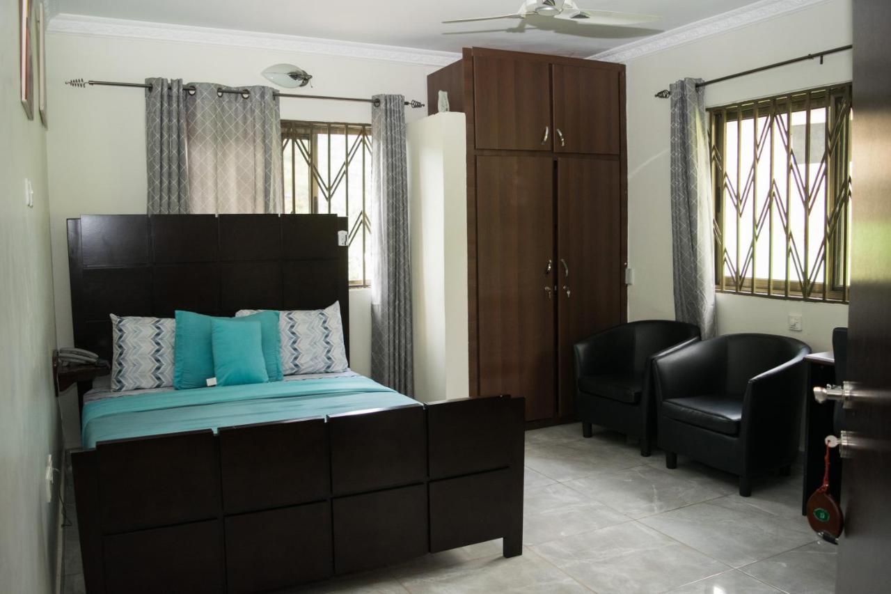 3A'S Guest House Akosombo Bagian luar foto