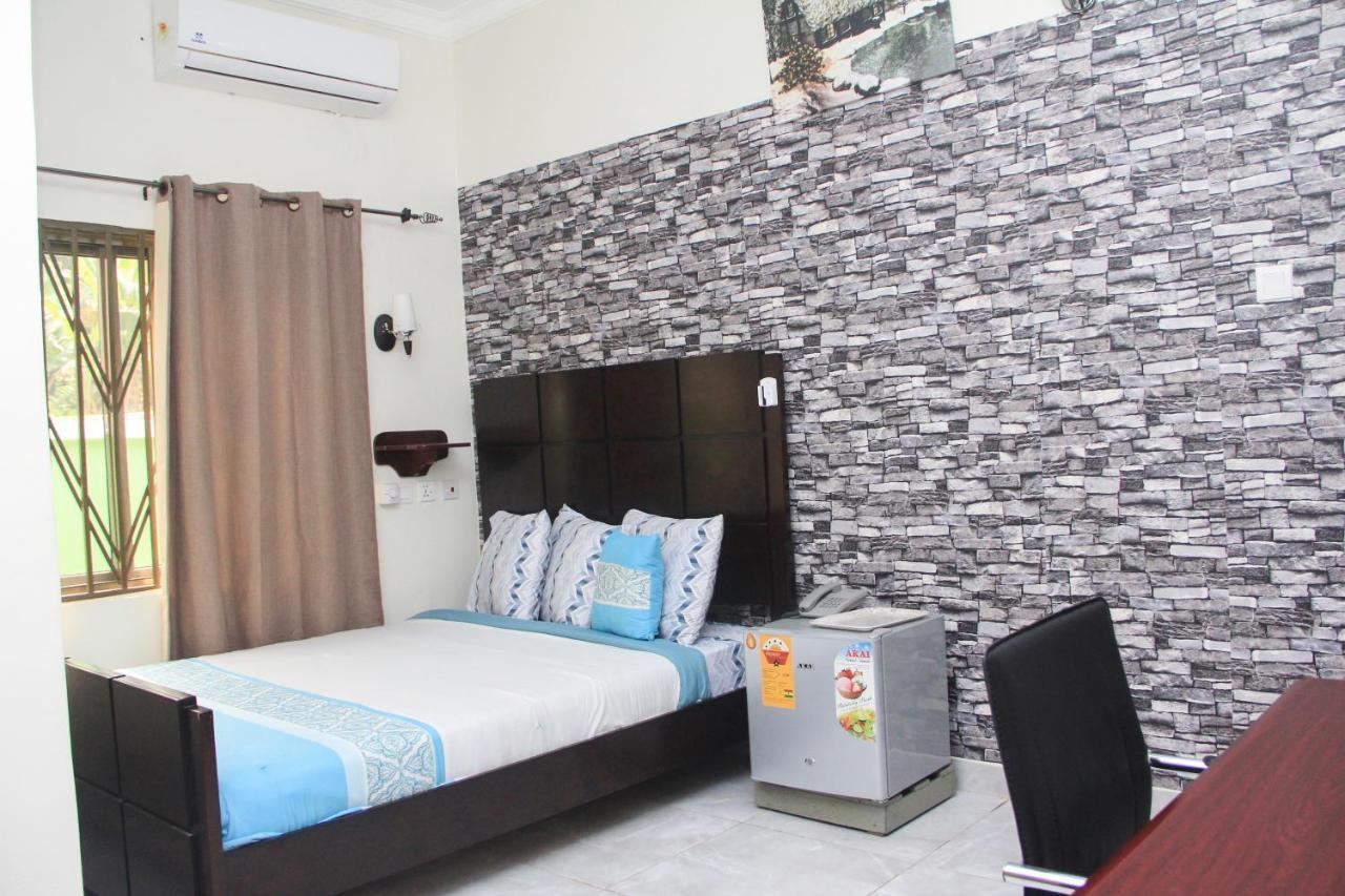 3A'S Guest House Akosombo Bagian luar foto