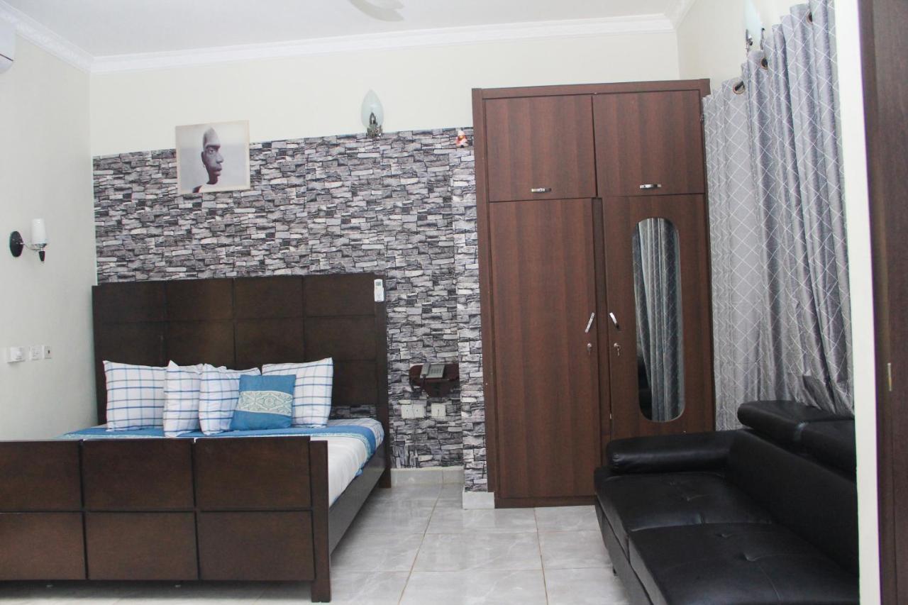 3A'S Guest House Akosombo Bagian luar foto