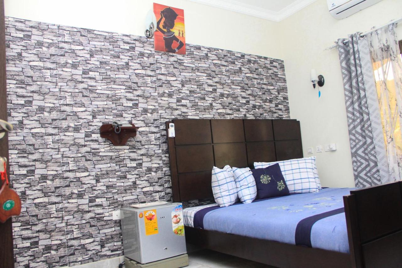 3A'S Guest House Akosombo Bagian luar foto