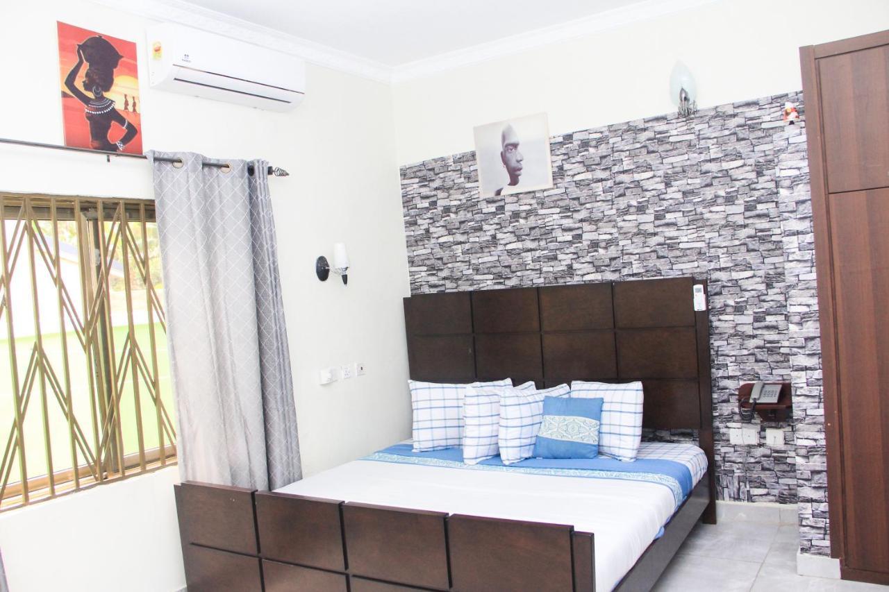 3A'S Guest House Akosombo Bagian luar foto