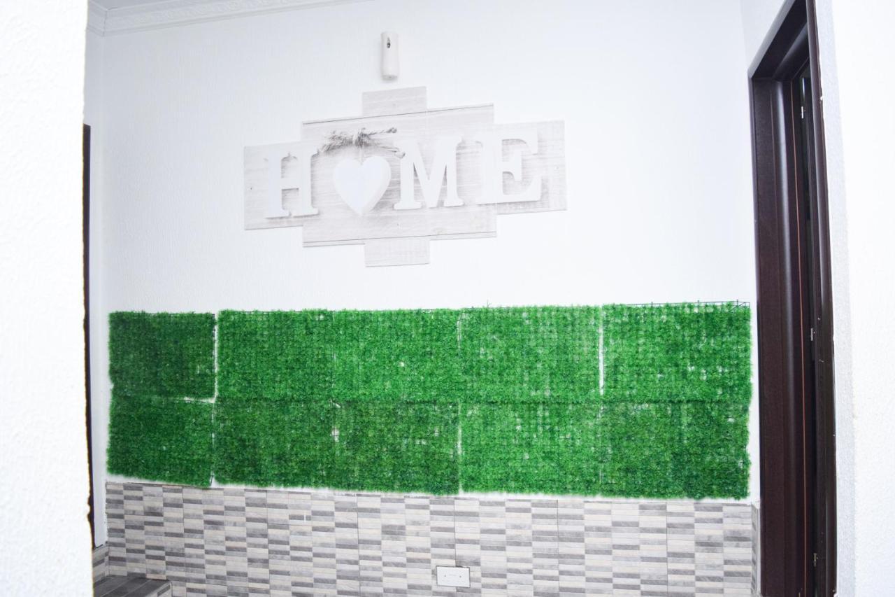 3A'S Guest House Akosombo Bagian luar foto