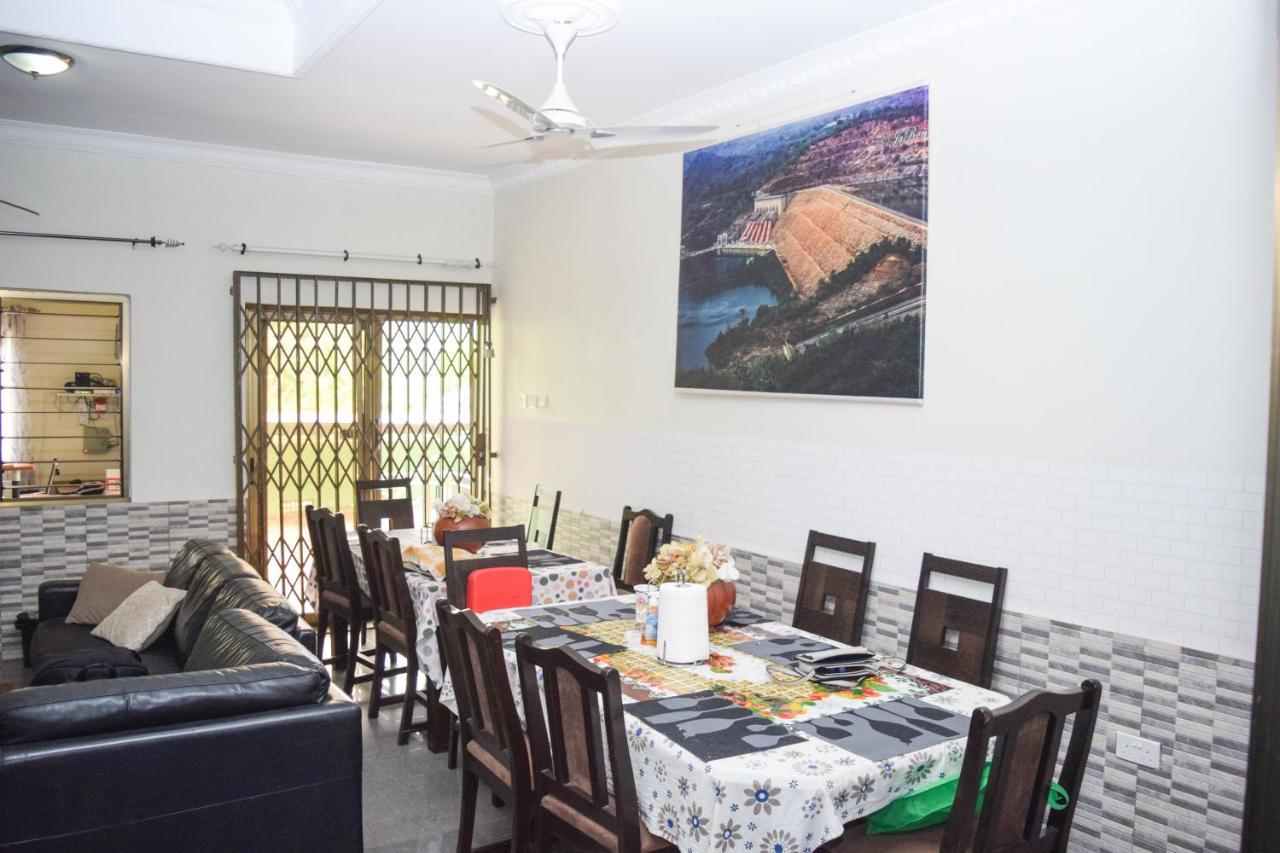 3A'S Guest House Akosombo Bagian luar foto